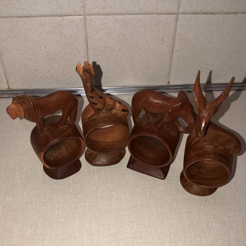 Hand‎ carved made in Kenya Animal Wooden napkin rings, set of 4